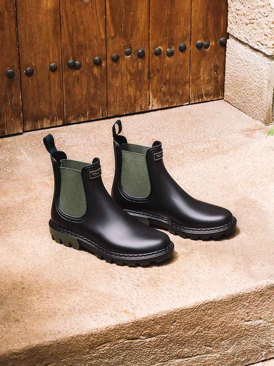 RAIN BOOT