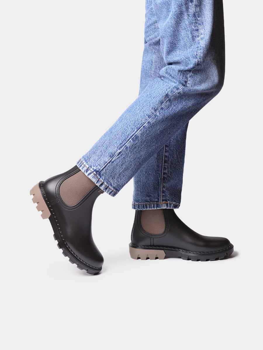 RAIN BOOT