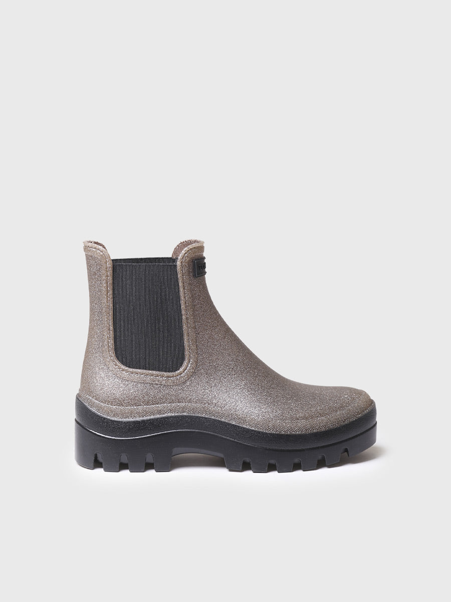 GLOSSY FINISH RAIN BOOT
