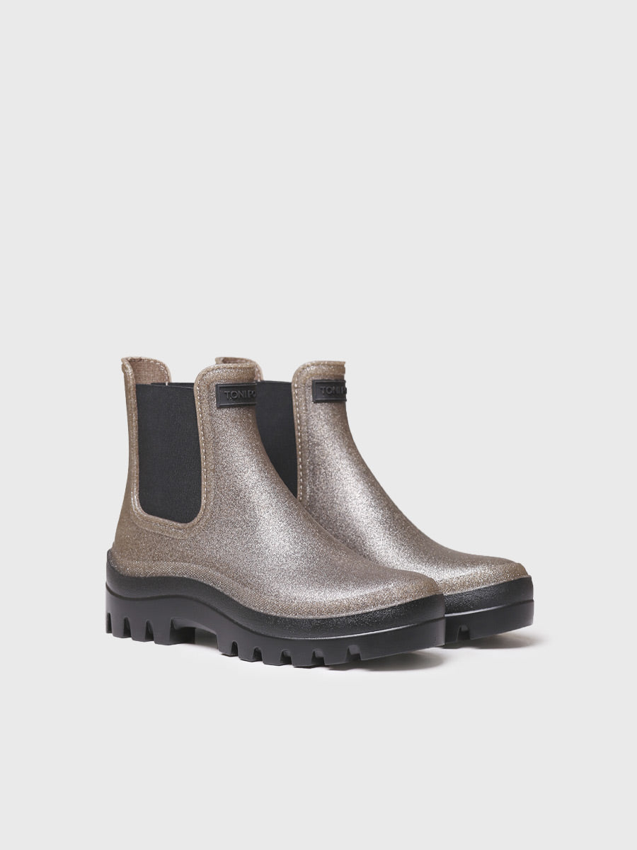 GLOSSY FINISH RAIN BOOT