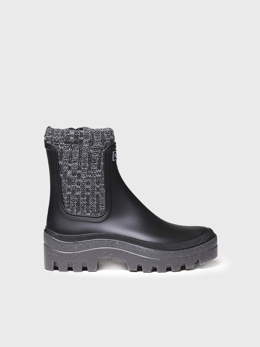 BLACK MATTE FINISH RAIN BOOT