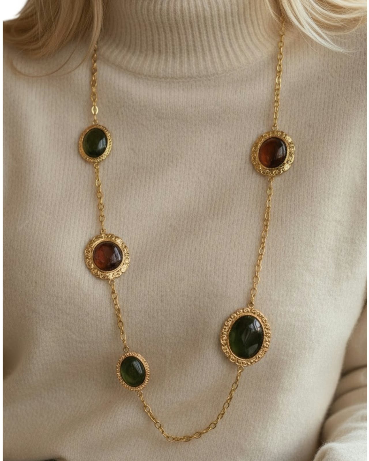 GOLD NECKLACE