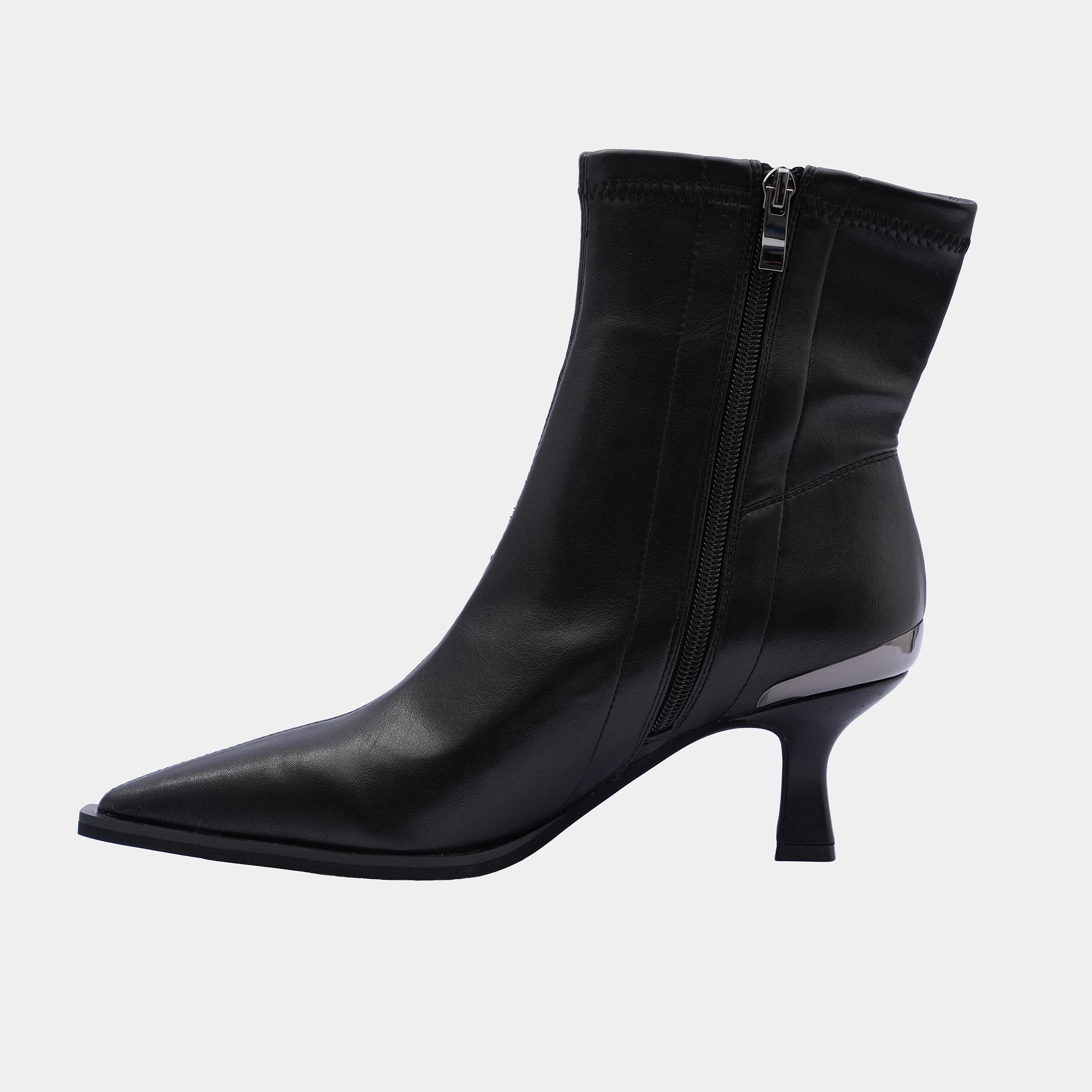 BLACK HEELED ANKLE BOOTS