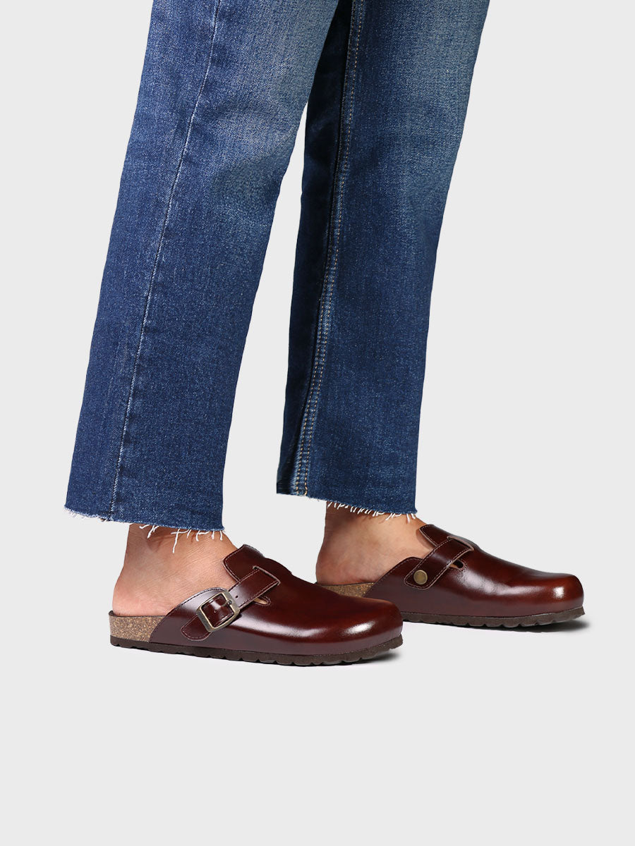 BROWN FELT MULE