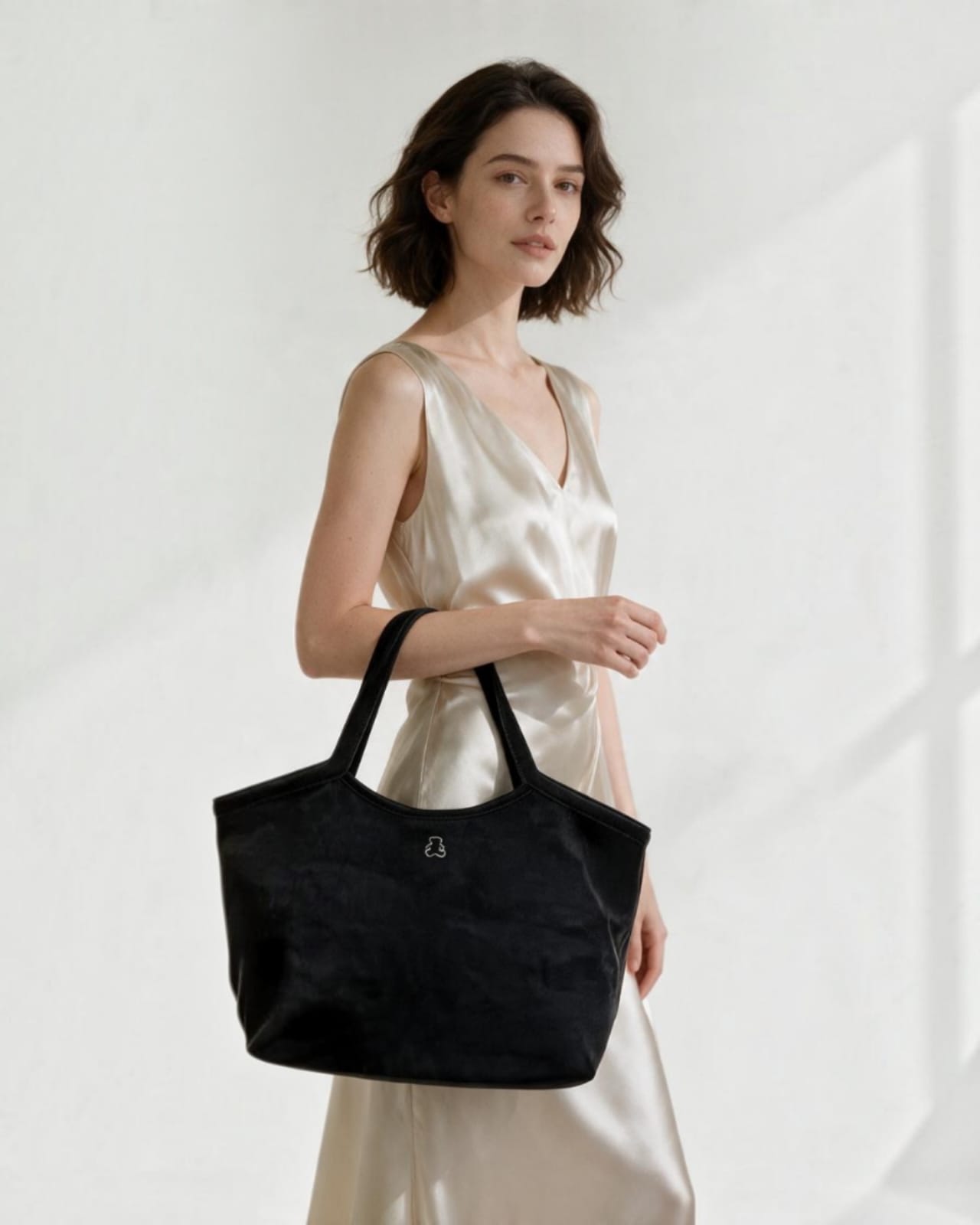 BLACK SUEDE HANDBAG